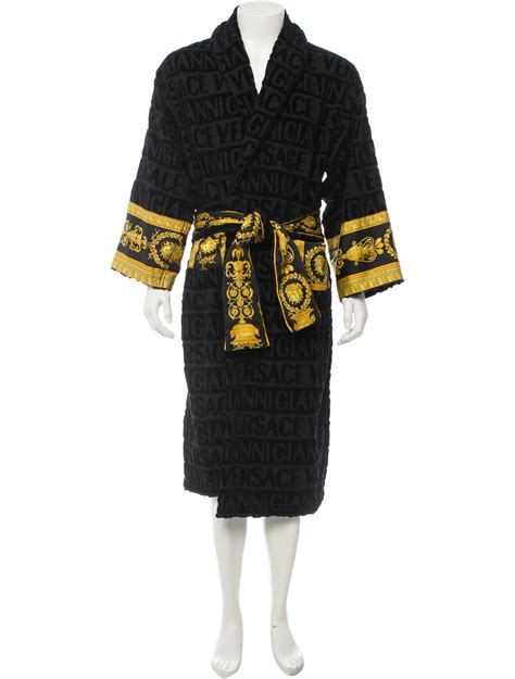 louis vuitton bath robe.